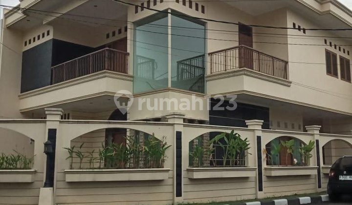 Rumah Mewah Hook 2 Lantai Lokasi Dalam Komplek di Cicaheum Rumah Mewah Hook 2 Lantai Lokasi Dalam Komplek di Cicaheum