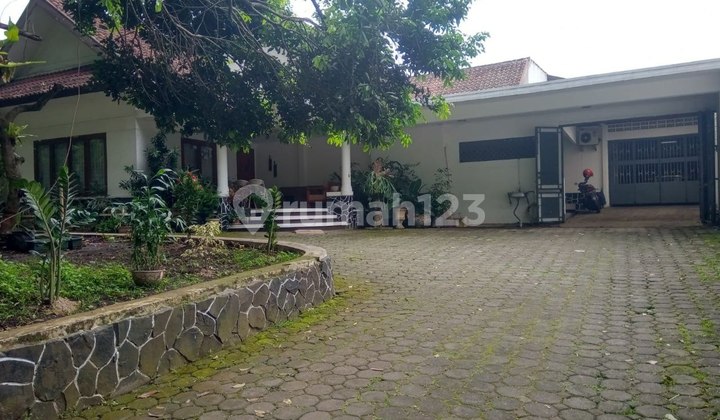 Ready-to-Live Modern House with Strategic Location in Sukajadi 2