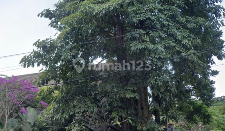 Dijual Rumah Mewah Posisi Hook Siap Huni Dekat Pusat Kota Bandung