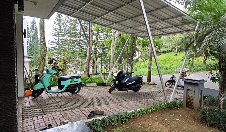 Minimalist House Ready to Live In, Cool and Comfortable Area in Dago Pakar 2