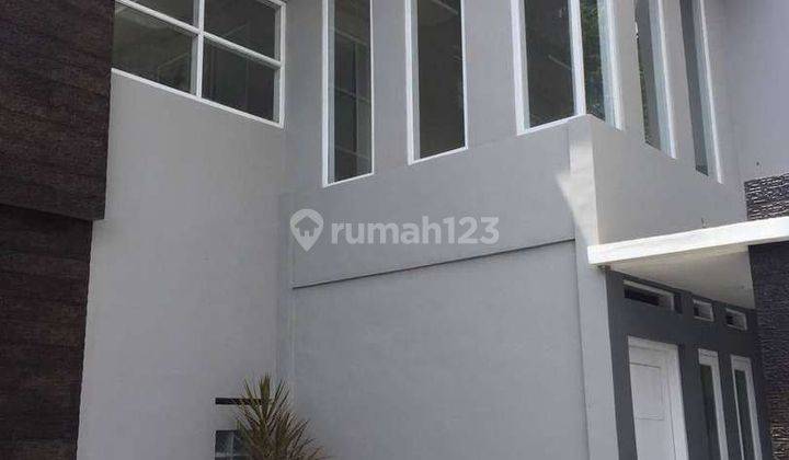 Rumah Siap Huni Dalam Komplek Bernuansa Modern Di Setiabudi 2