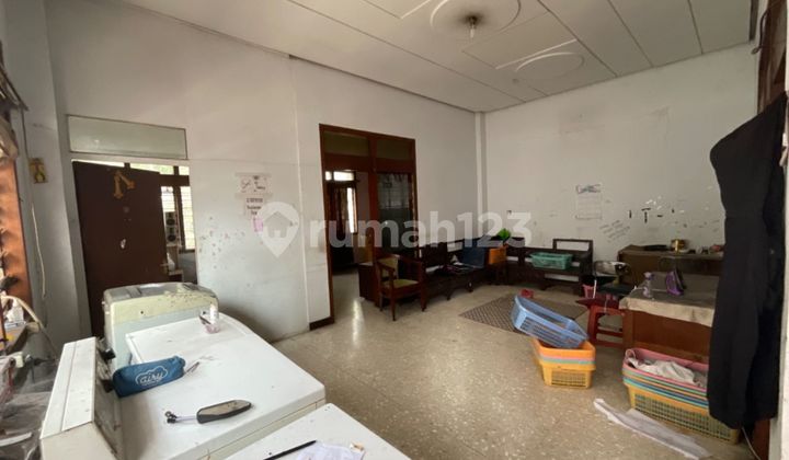 Ready-to-Occupy Shop House in a Strategic Location, 2 Floors in Lengkong 2