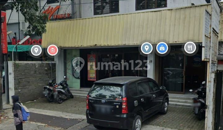 Ready-to-Occupy Shop House in a Strategic Location, 2 Floors in Lengkong 1