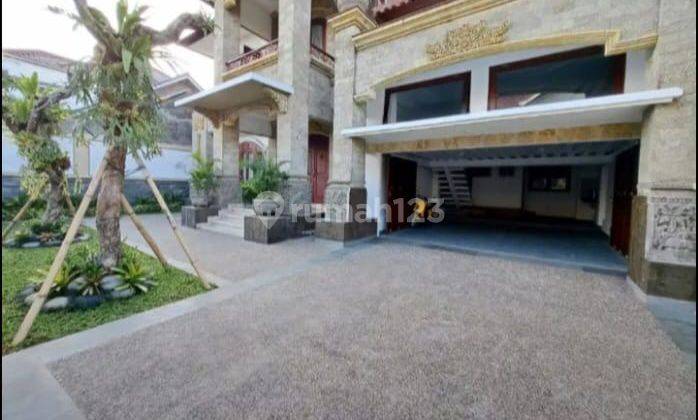 Super luxury house ready to live in in Renon, Denpasar, Bali 1