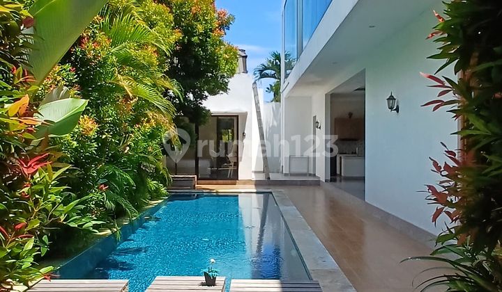 Villa Mewah Siap Huni Di Canggu Dekat Labrisa & Pantai Batu Mejan