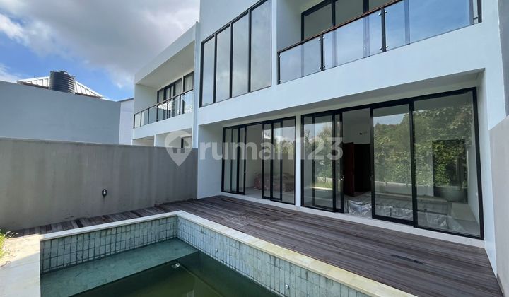 Dijual Villa Eksklusif Kondisi Baru di Cluster Elite Nusa Dua, Badung, Bali - Jungle View