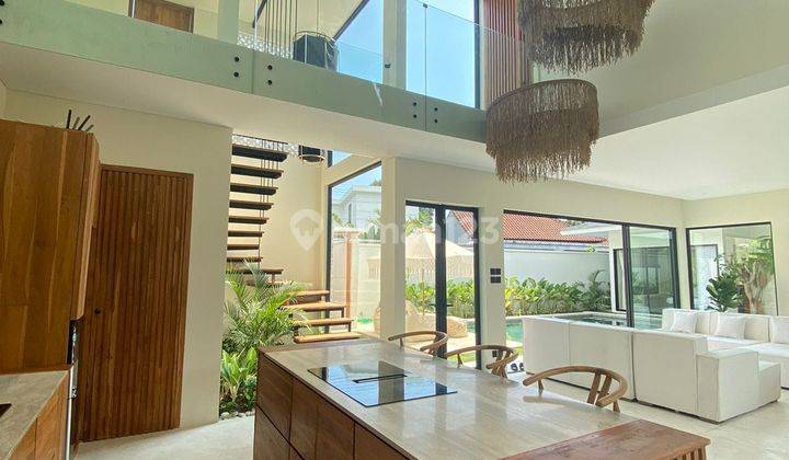 Luxury Villa For Sale With Spacious Layout And Exclusive Features In Seminyak, Bali 2