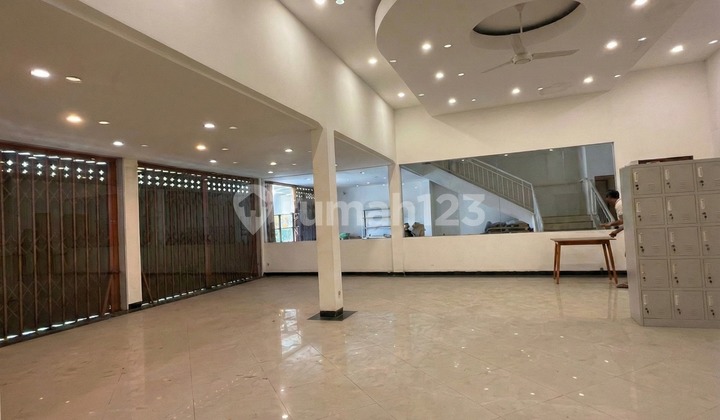 For Rent: 2-Story Spacious Shop in the Gatsu Timur Business Area, Denpasar, Bali