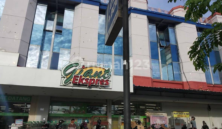 FOR RENT QUICKLY - SHOPHOUSE ON KLAMPIS JAYA MAIN ROAD, SURABAYA - FORMER SUPERMARKET 1