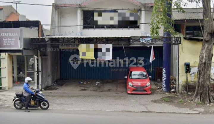 For Sale: Ahmad Yani Street Shophouse, Surabaya For Sale: Ahmad Yani Street Shophouse, Surabaya