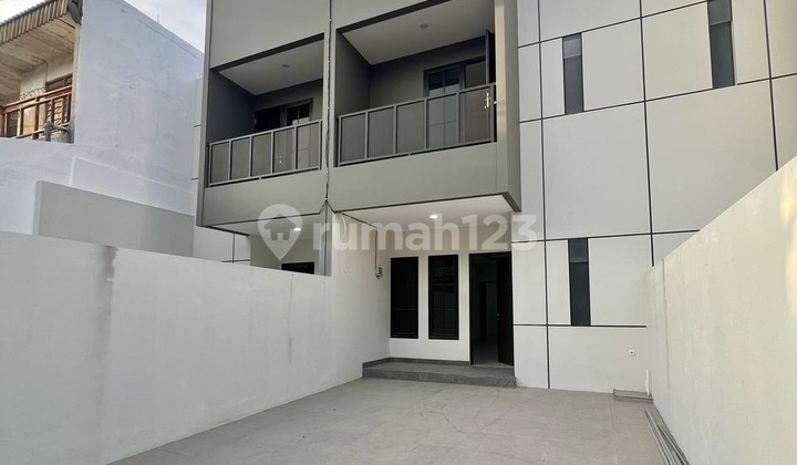 New House for Sale in Lebak Arum, East Surabaya 2