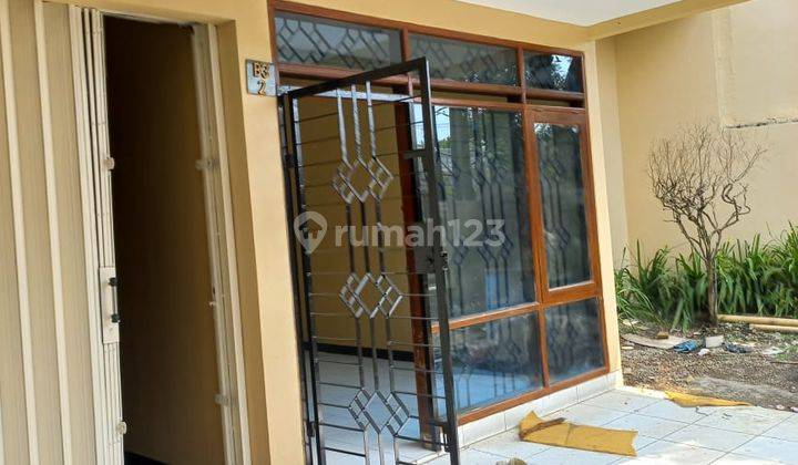 Jual Rumah Strategis di Komplek Taman Holis Indah Bandung 1