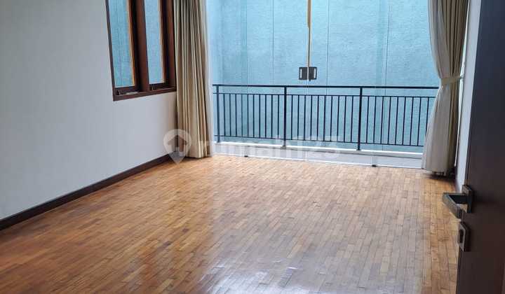 For Sale Luxurious Ready-to-Occupy House in Singgasana Pradana Mekarwangi Bandung 2