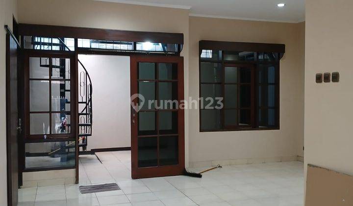 Sewa Rumah Nyaman Siap Huni di Komplek Kopo Permai Bandung 2