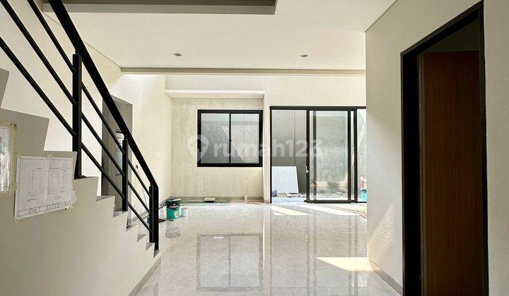 Jual Rumah Baru Modern di Cluster Singgasana Pradana Bandung 1