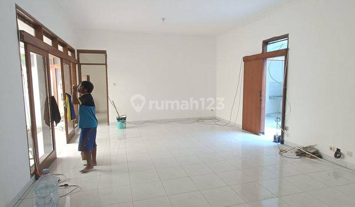 Sewa Rumah Nyaman Siap Huni di Cluster Singgasana Pradana Bandung 1