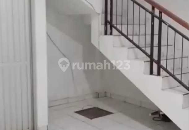 For Rent: 2.5-Story Shop House in Mekar Wangi, Bandung