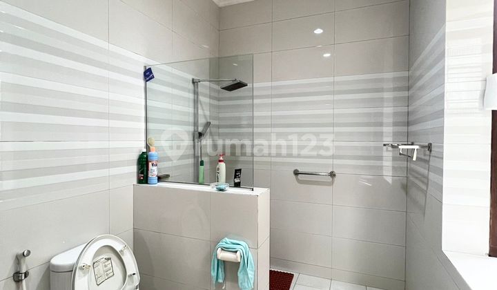 Sell Luxurious House in Singgasana Pradana Cluster Bandung 2