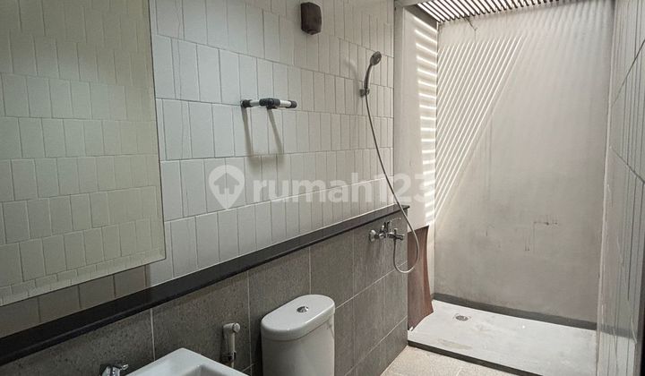 Sewa Rumah Modern Asri Nyaman di Cluster Flora Summarecon Bandung 2