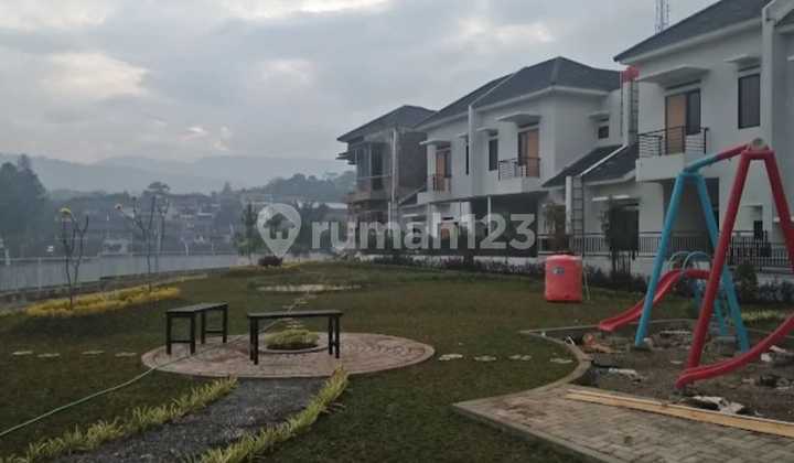 Cool Fully Furnished House for Rent at Grand Panoramic Arcamanik Atas 1