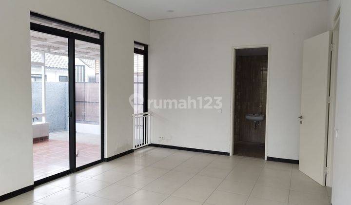 Jual Rumah 2 Lantai Hook di Tatar Kamandaka Kota Baru Parahyangan 2