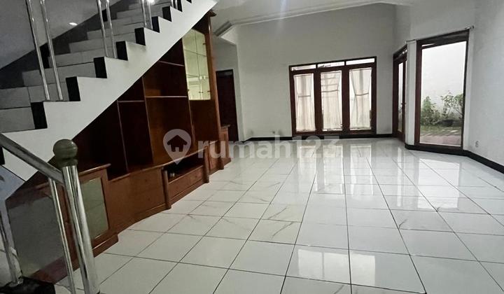 Sewa Rumah 2 Lantai siap huni di Komplek Mekar Wangi Bandung