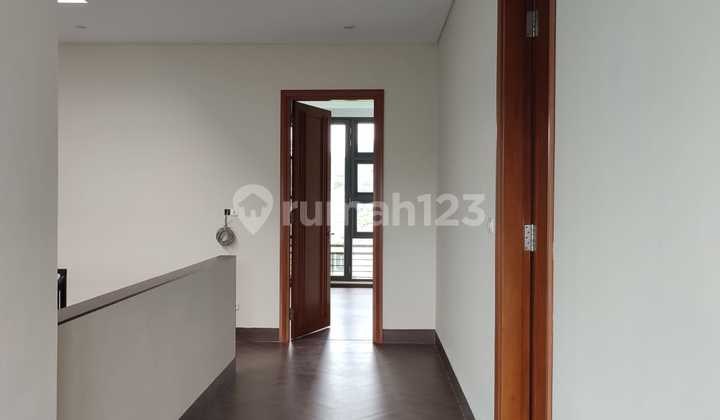 Jual Rumah Modern 3 LT di Cluster kota Baru Parahyangan Bandung 2