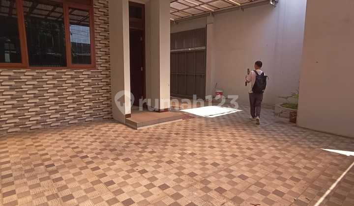 Jual Cepat Rumah 2LT Bagus Baru di Hook Komp.Sumber Sari Bandung