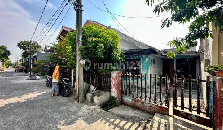 Dijual Rumah Hitung tanah Bangunan di Komplek Barata Harapan Jaya 2