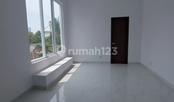 Rumah Baru Siap Huni Di Kemang Timur Jakarta Selatan 2