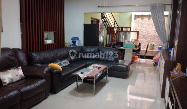 Rumah 2 Lantai Prmier Riviera Residence Dekat Dengan Kawasan Industri Pulogadung Jakarta Timur 2