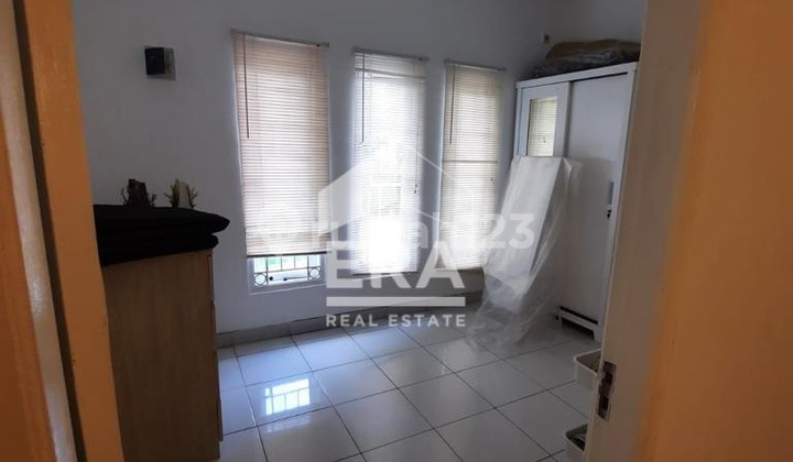 Rumah Rapih Cantik 2 Lantai di Royal Residences Pulogebang 2