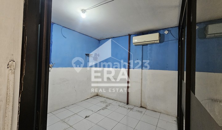Shop House in a Very Strategic Location Near Bekasi Station 2