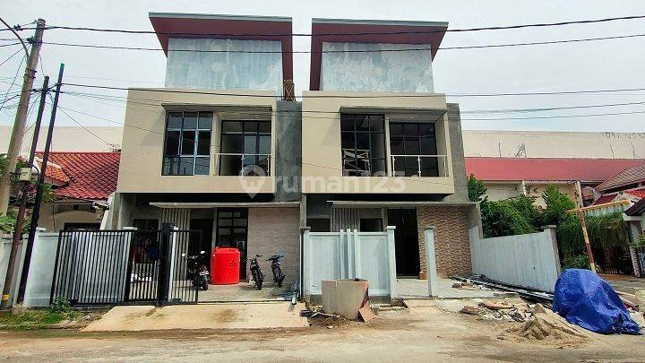 Dijual Rumah 2 Lantai Siap Huni di Bulevar Hijau Harapan Indah Bekasi 1