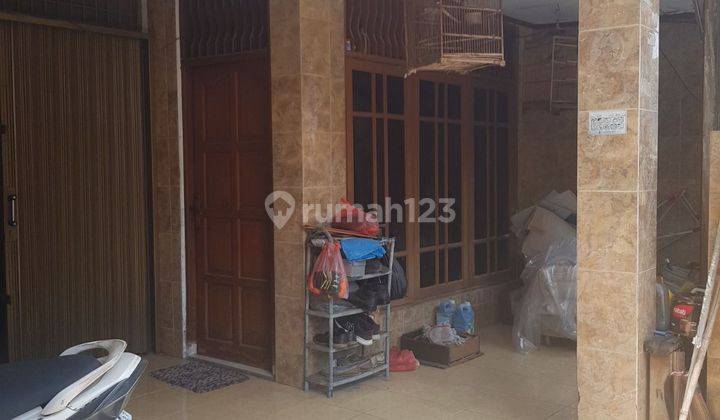 Rumah 2 Lantai Semi Furnished di Harapan Indah 1, Bekasi 2