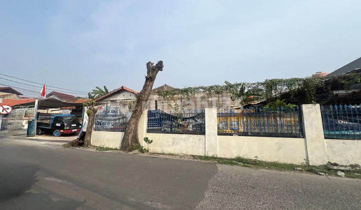 Business Space Hook 505 m on the Side of Harapan Jaya Street, North Bekasi