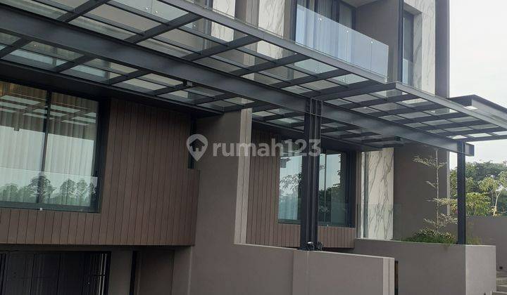 Dijual Rumah mewah 4 lantai Citra Lake Villa hadap Danau di Citra 6 Jakarta Barat 1