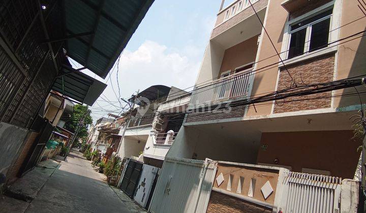 Dijual Rumah Cantik di Jelambar Setia Jaya Jakarta Barat 2