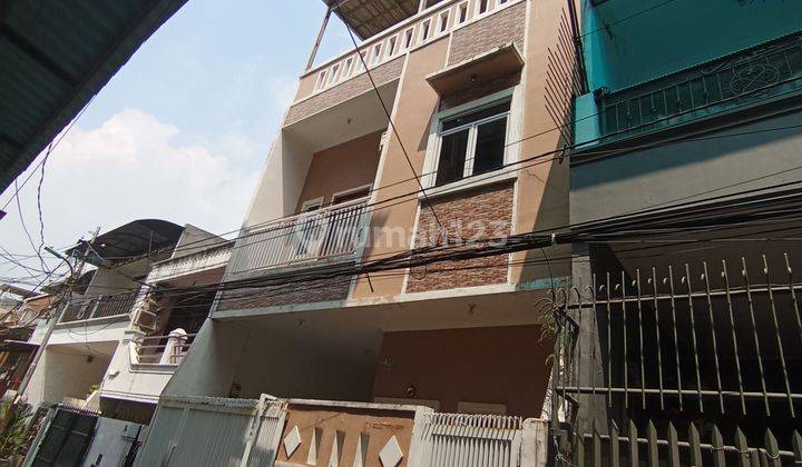 Dijual Rumah Cantik di Jelambar Setia Jaya Jakarta Barat 1