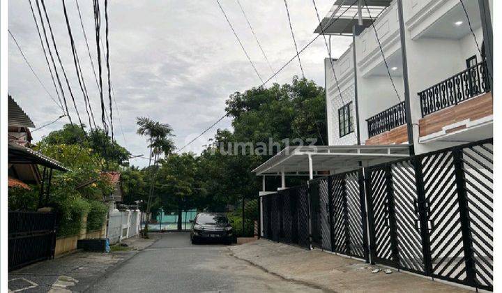 Dijual Rumah Cantik di Tanjung Duren Jakarta Barat 2