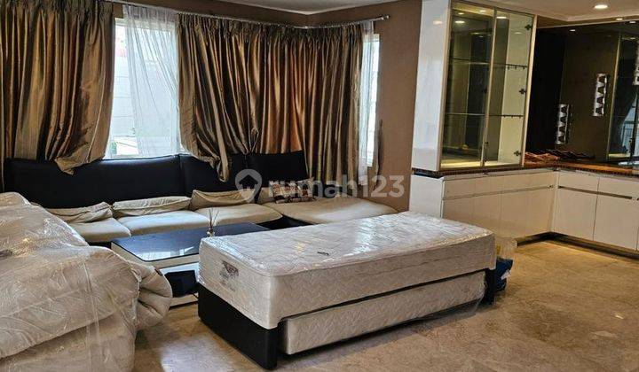 Apartemen Royal Meditenia Garden 3 Bedroom Depan Central Park 1