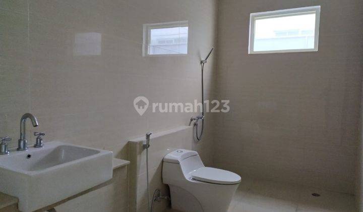 Rumah Double Decker di Jl. Orchard SHM Baru Selatan 11