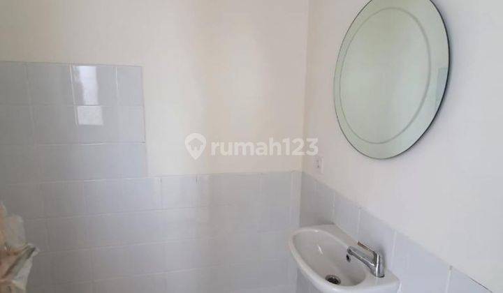 Rumah di Jl Tanjung bunga 2 Lantai Rumah Baru  9