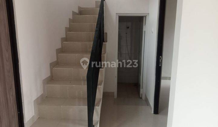 Rumah mewah 2 lantai sumedang 4