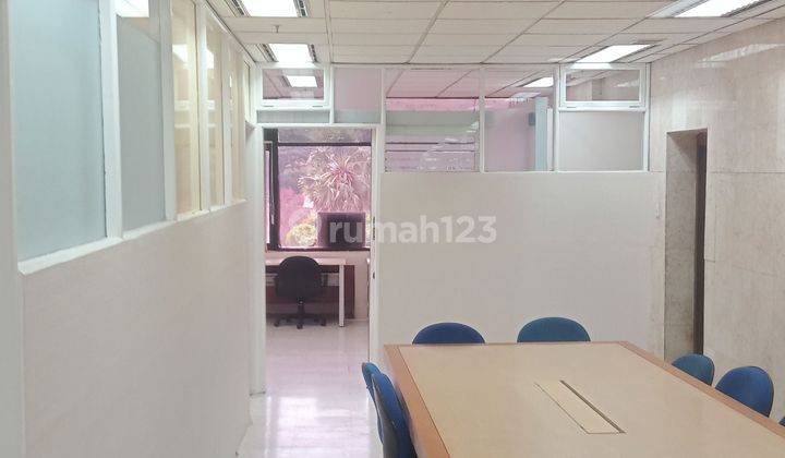 DiSewakan Ruang Kantor Strategis & Nyaman di Gedung Semen Gresik 2