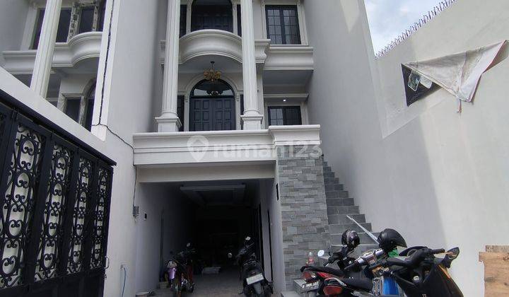 RUMAH MEWAH DI JAKARTA SELATAN  2