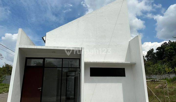 Rumah villa 300 jt'an dengan privat pool di prigen 2