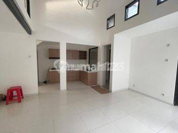 Rumah Sudah Renovasi Tatar Wangsakerta Kota Baru Parahyangan Kbp