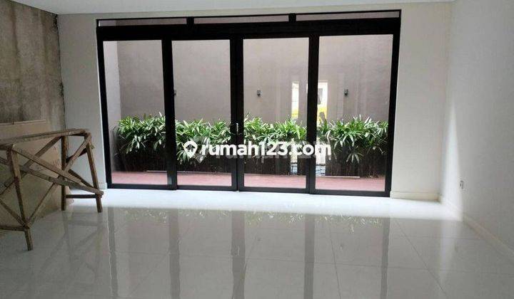 Rumah Cozy 2 Tingkat Tatar Wangsakerta, Kota Baru Parahyangan 2