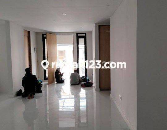 Rumah Cozy 2 Tingkat Tatar Wangsakerta, Kota Baru Parahyangan 1